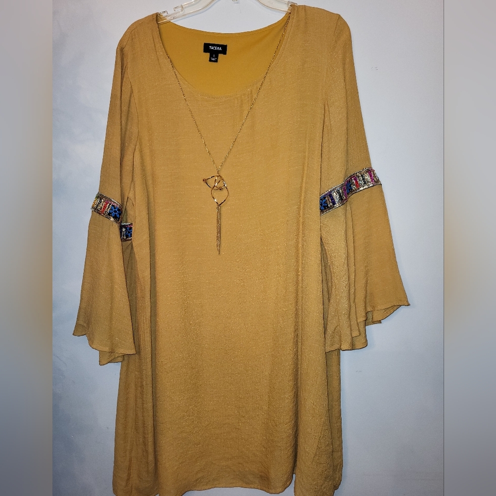 NWOT Tacera Dress